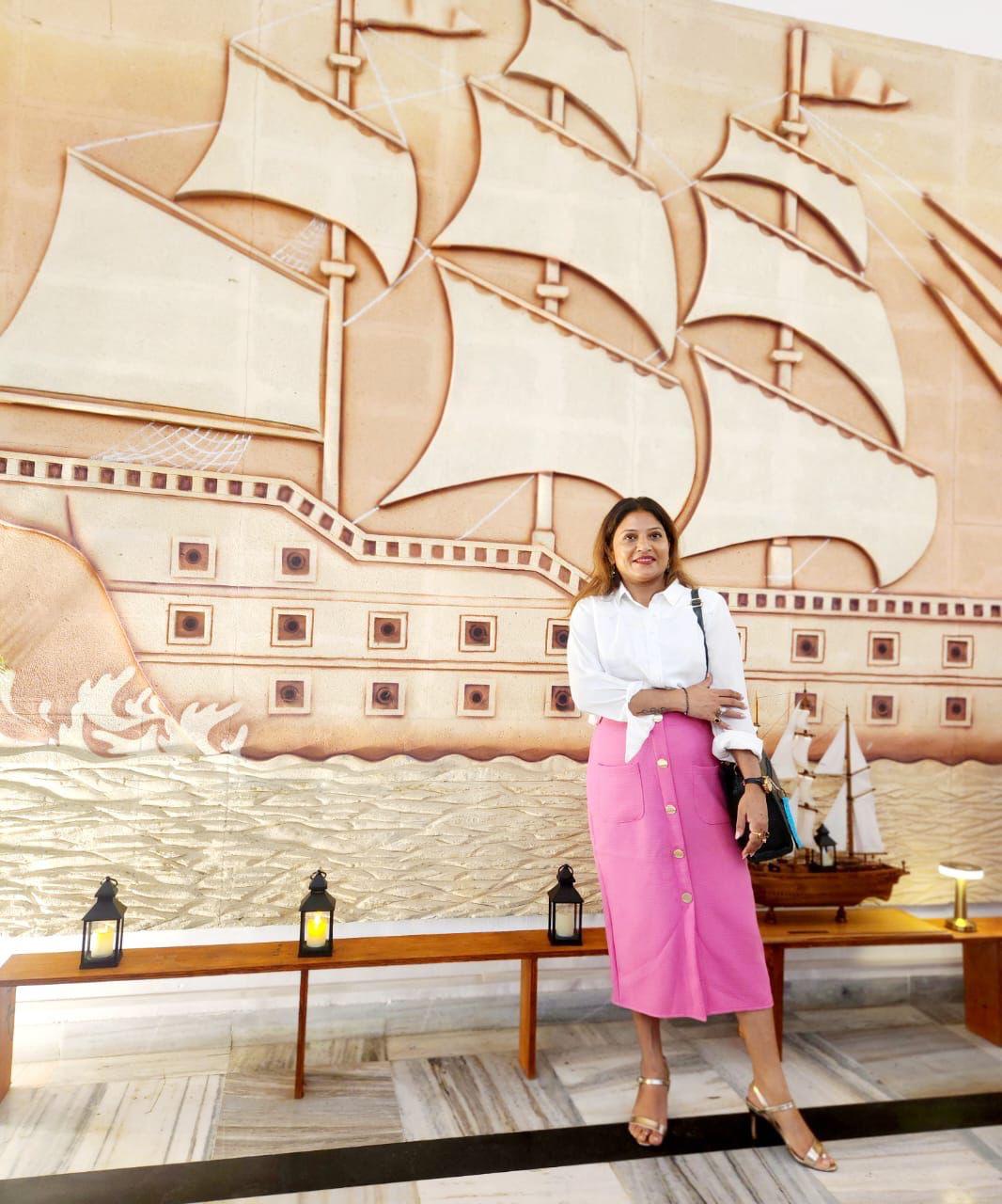 Neeta Joshi conducting leadership training workshop